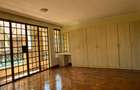 5 Bed Townhouse with En Suite in Lavington - 13