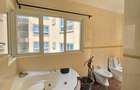 4 Bed Townhouse with En Suite in Riverside - 12