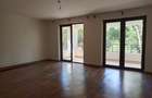 5 Bed Townhouse with En Suite in Lavington - 14