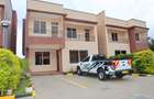 4 Bed Villa with En Suite at Near Gateway Mall - 4