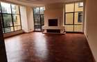 5 Bed Townhouse with En Suite in Lavington - 3