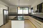 6 Bed Villa with En Suite in Spring Valley - 4