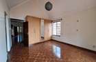 5 Bed Townhouse with En Suite in Lavington - 14