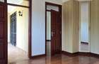 5 Bed Townhouse with En Suite at Brookside Drive - 5