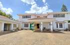 5 Bed House with En Suite in Runda - 1