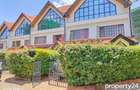 5 Bed Townhouse with En Suite at School Lane - 2