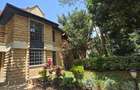 6 Bed Townhouse with En Suite at Lavington Green - 1