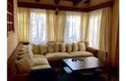 6 Bed House with En Suite in Lavington - 4