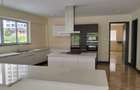 4 Bed Apartment with En Suite in Brookside - 17