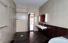 4 Bed Townhouse with En Suite at Broo - 8