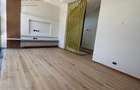 5 Bed Townhouse with En Suite at Lavington - 7