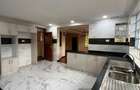 5 Bed Townhouse with En Suite in Lavington - 7