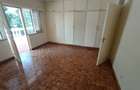 8 Bed House with En Suite at Lavington - 14