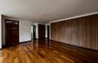 5 Bed Townhouse with En Suite in Lavington - 9