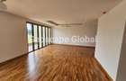 4 Bed Apartment with En Suite in Rosslyn - 8