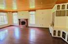 5 Bed House with En Suite at Flem Tree - 5