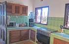 5 Bed Villa with En Suite in Watamu - 4