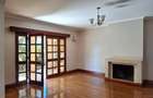 4 Bed House with En Suite in Rosslyn - 11