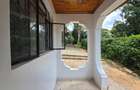 4 Bed House with En Suite in Lavington - 10