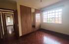 4 Bed Townhouse with En Suite in Gigiri - 13