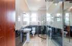 4 Bed Apartment with En Suite in Parklands - 9