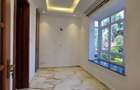 6 Bed Villa with En Suite in Lavington - 8