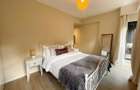 Serviced 2 Bed Apartment with En Suite in Riverside - 12