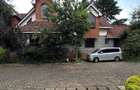 4 Bed House with En Suite in Lavington - 1