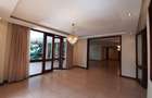 4 Bed Apartment with En Suite in Riverside - 3