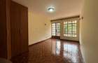 5 Bed Townhouse with En Suite in Lavington - 12