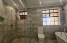 5 Bed Townhouse with En Suite in Lavington - 4