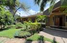 5 Bed House with En Suite in Lavington - 2