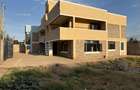 5 Bed House with En Suite at Bypass - 2