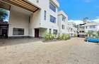 5 Bed Townhouse with En Suite at Manyani East. - 2