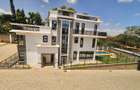 5 Bed House with En Suite in Lavington - 1