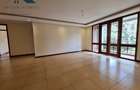 4 Bed Apartment with En Suite at Riverside Drive - 6