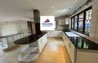 5 Bed Townhouse with En Suite in Gigiri - 4