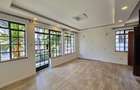 4 Bed House with En Suite in Lavington - 1