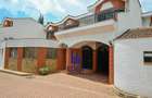 5 Bed Townhouse with En Suite in Lavington - 1