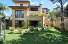 5 Bed Townhouse with En Suite at Lavington - 1