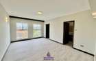 3 Bed Apartment with En Suite at Riverside Dr - 7