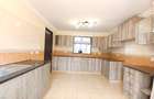 5 Bed Townhouse with En Suite at Lavington - 8