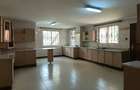 4 Bed House with En Suite in Nyari - 6