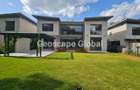 5 Bed House with En Suite in Runda - 1