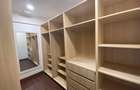 5 Bed Townhouse with En Suite in Spring Valley - 9