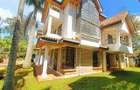 5 Bed House with En Suite in Lavington - 1