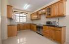 3 Bed Apartment with En Suite at Riverside Drive - 11