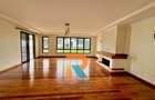 5 Bed Townhouse with En Suite in Loresho - 2