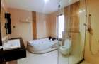 3 Bed Apartment with En Suite at Riverside Drive - 18
