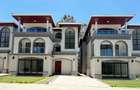 5 Bed House with En Suite in Lavington - 1